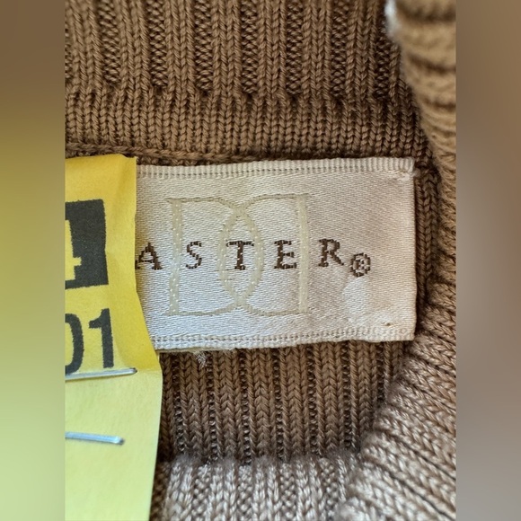 Doncaster Caramel Turtleneck Long Sleeve Sweater Medium ribbed Knit 8 - Picture 8 of 8